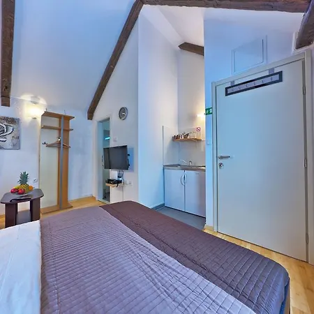 Studio Sime * Split